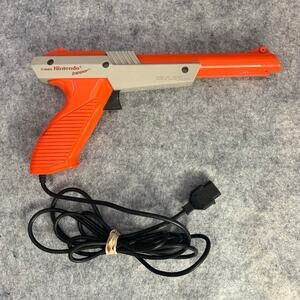 Nintendo NES Zapper Duck Hunt Light Gun, Orange, Vintage, Tested, NES-005
